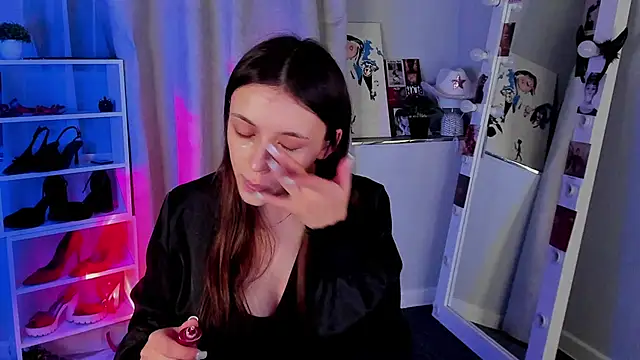 Sahara Shields online show from November 30, 2025, 10:30 am