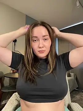Snapshot of Kiss_My_Body chatting on June 18, 2026, 5:28 pm Kiss My Body online show from June 18, 2026, 5:28 pm
