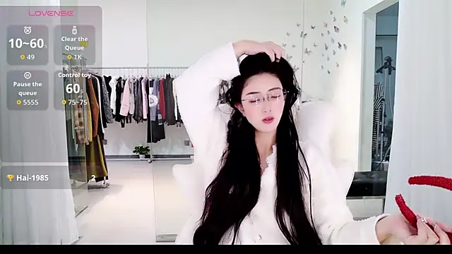 miaomiao-777 online show from November 17, 2025, 3:23 am