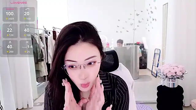 miaomiao-777 online show from April 10, 2026, 2:28 am