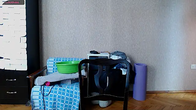  Roselina  online show from January 16, 2026, 8:29 am