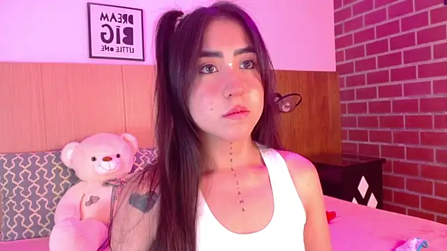 AdaaMillan online show from February 7, 2025, 11:23 am