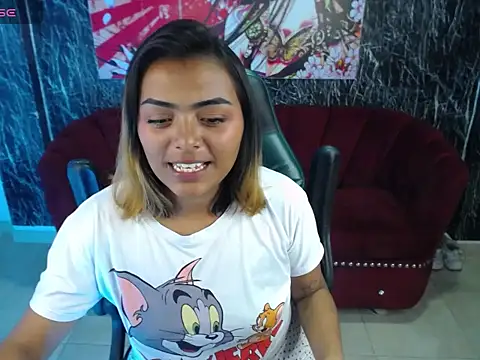 madelein m online show from February 1, 2025, 7:02 pm