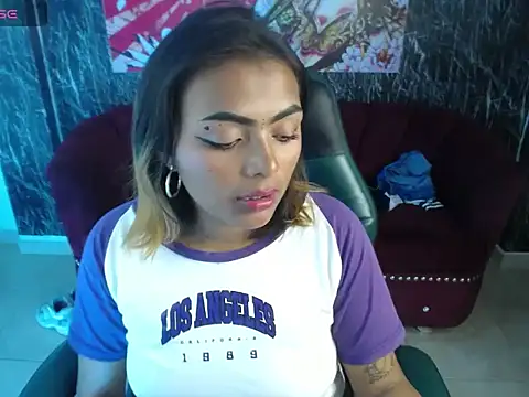 madelein m online show from February 4, 2025, 10:24 pm