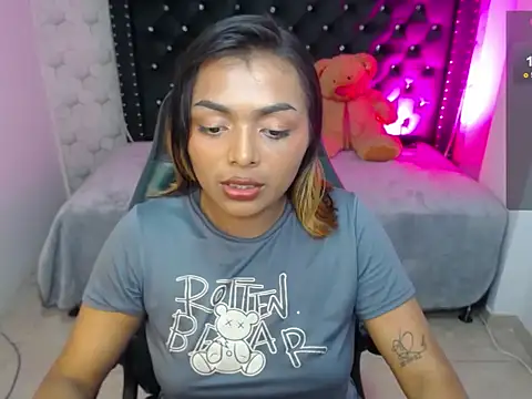 madelein m online show from February 21, 2025, 1:44 am