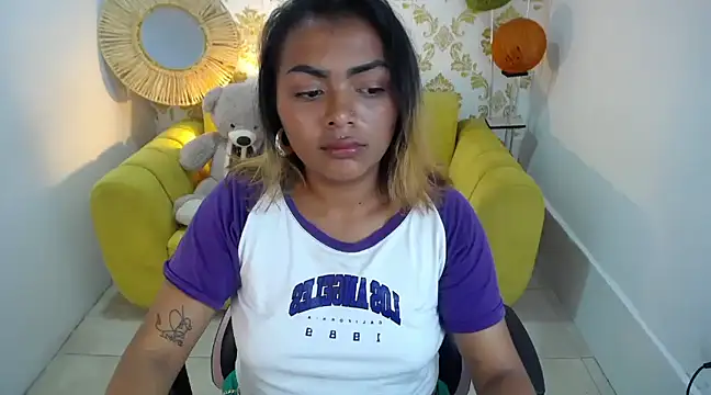 madelein m online show from February 28, 2025, 10:28 pm