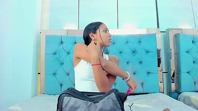 Snapshot of pocahontas_pow chatting on March 12, 2026, 11:49 am pocahontas pow online show from March 12, 2026, 11:49 am