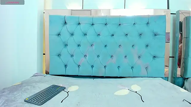 Snapshot of pocahontas_pow chatting on April 12, 2026, 11:48 am pocahontas pow online show from April 12, 2026, 11:48 am