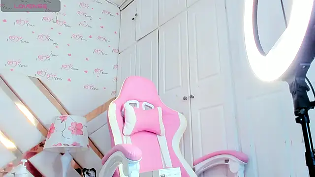 NoaBrowm online show from January 30, 2025, 1:53 pm