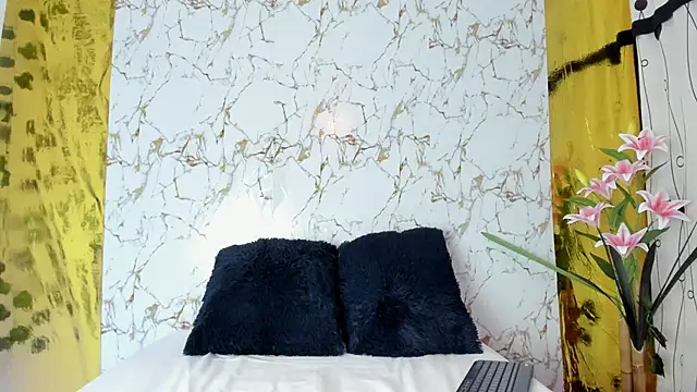 Christal Golden online show from October 4, 2025, 6:39 pm