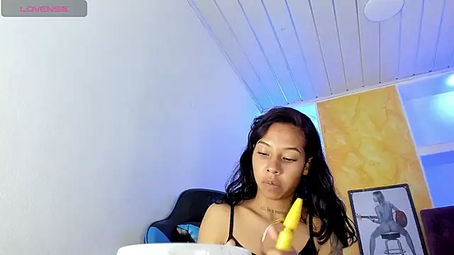 Miss sparkle00 online show from November 29, 2025, 5:10 am