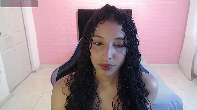 DULCE1609 online show from May 27, 2026, 8:06 pm