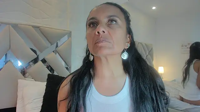 raquell moore online show from February 9, 2025, 10:43 pm