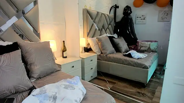 raquell moore online show from November 3, 2025, 5:03 pm