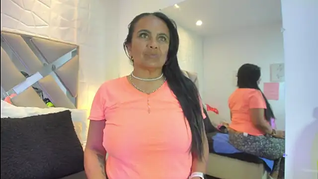 raquell moore online show from April 16, 2026, 1:50 am