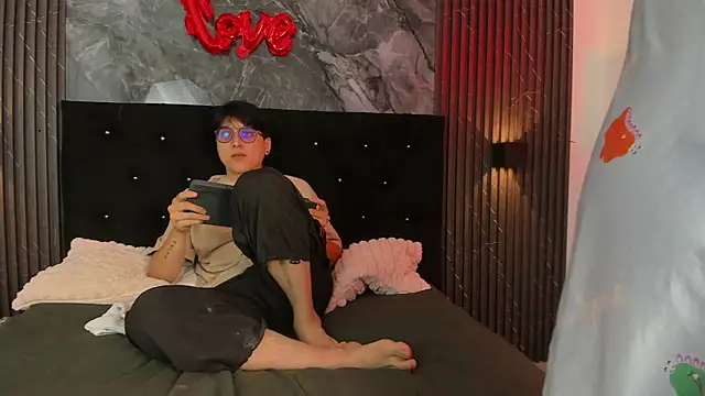 vanilla hot online show from February 18, 2025, 1:22 pm