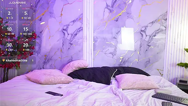 vanilla hot online show from September 24, 2025, 7:39 pm