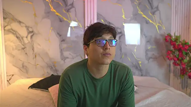 vanilla hot online show from October 25, 2025, 1:18 pm