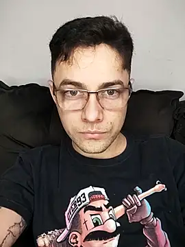 Snapshot of Dyllan__ chatting on October 9, 2025, 3:26 am Dyllan online show from October 9, 2025, 3:26 am