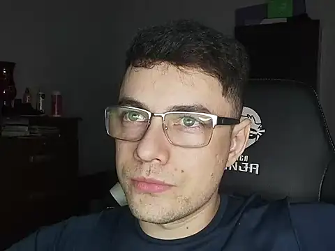 Snapshot of Dyllan__ chatting on October 23, 2025, 1:38 am Dyllan online show from October 23, 2025, 1:38 am