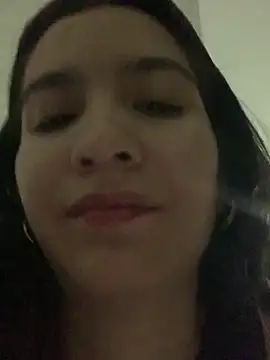 Bella still online show from October 3, 2025, 12:57 pm