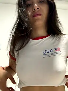 Bella still online show from October 15, 2025, 1:11 pm