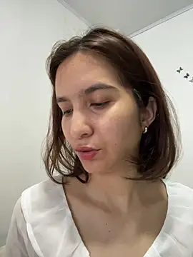 Snapshot of Bella_still chatting on July 24, 2026, 1:20 pm Bella still online show from July 24, 2026, 1:20 pm