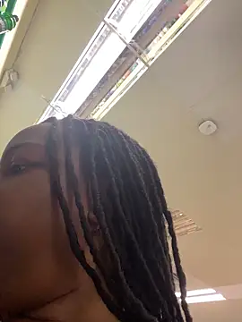 xoxoHotCoCo online show from April 23, 2026, 1:35 pm