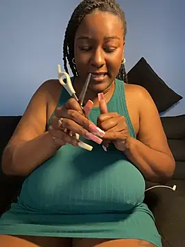 xoxoHotCoCo online show from June 6, 2026, 8:02 pm