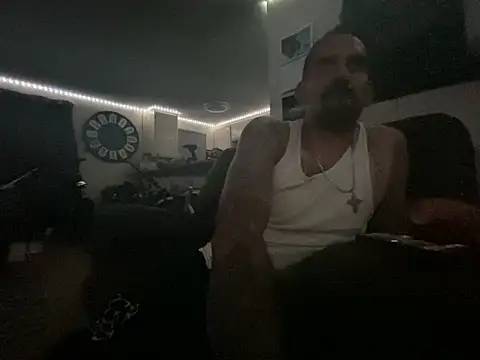 Snapshot of hornycouple818 chatting on January 29, 2025, 10:48 am hornycouple818 online show from January 29, 2025, 10:48 am