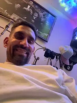 Snapshot of hornycouple818 chatting on November 9, 2025, 5:28 am hornycouple818 online show from November 9, 2025, 5:28 am