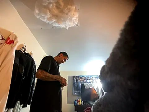 hornycouple818 online show from November 23, 2025, 10:37 am