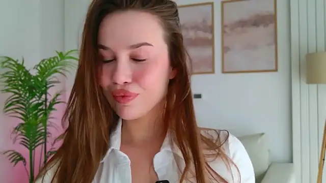 Snapshot of GoddessRoxana chatting on March 2, 2026, 11:17 am GoddessRoxana online show from March 2, 2026, 11:17 am