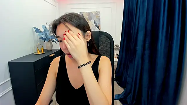 AnnaReyla online show from September 29, 2025, 7:51 pm