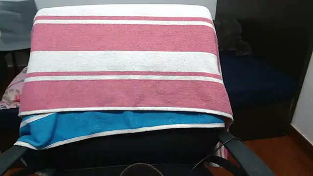 LovelyRosy online show from September 30, 2025, 12:37 am