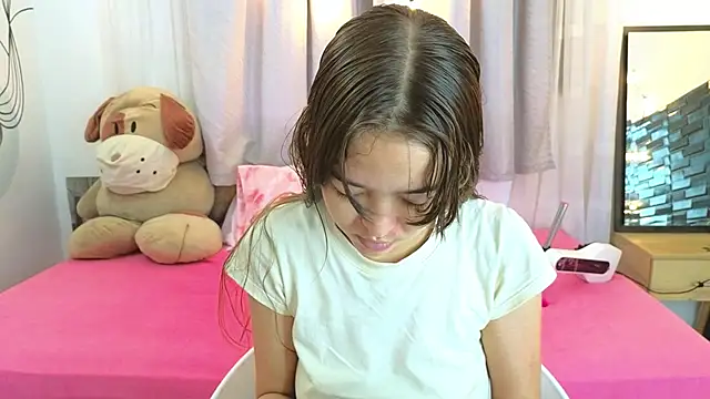 SERAFINA  online show from November 27, 2025, 12:29 pm