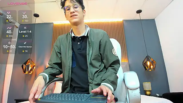 Cum hunters online show from September 18, 2025, 3:30 am