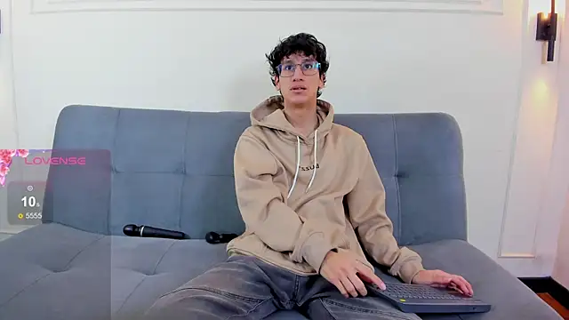 Snapshot of Cum_hunters chatting on June 20, 2026, 3:09 am Cum hunters online show from June 20, 2026, 3:09 am