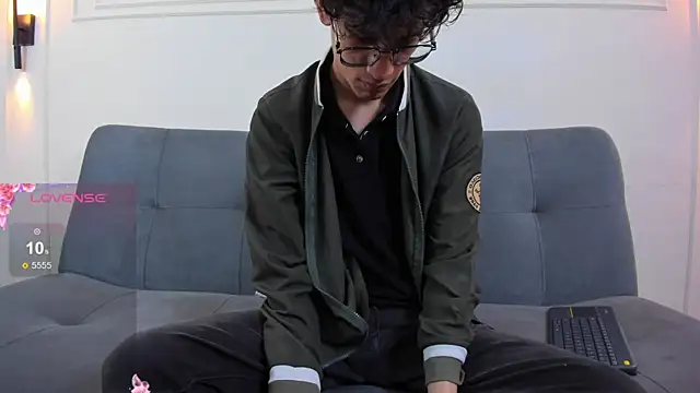 Snapshot of Cum_hunters chatting on June 25, 2026, 3:17 am Cum hunters online show from June 25, 2026, 3:17 am