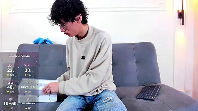 Snapshot of Cum_hunters chatting on July 19, 2026, 3:21 am Cum hunters online show from July 19, 2026, 3:21 am