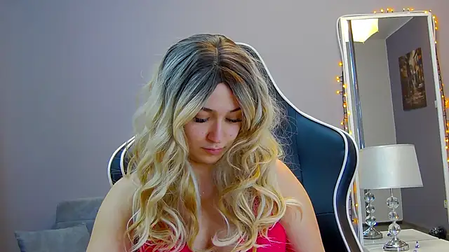 Eva Lovvia  online show from March 3, 2025, 7:39 pm