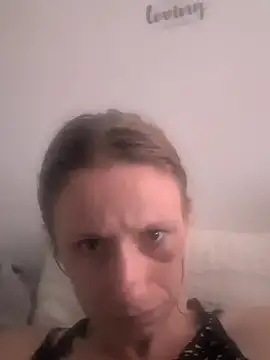 VibeyLovers online show from September 9, 2025, 3:55 pm