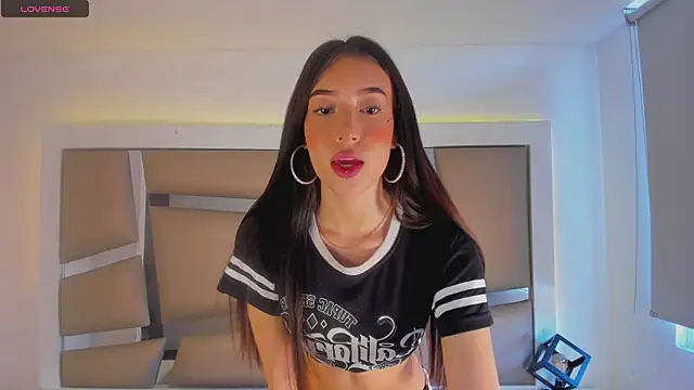 Snapshot of Princess_tokyo chatting on January 17, 2025, 12:31 pm Princess tokyo online show from January 17, 2025, 12:31 pm