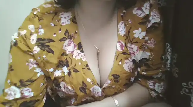 Lovely Sreya online show from February 17, 2025, 6:48 pm