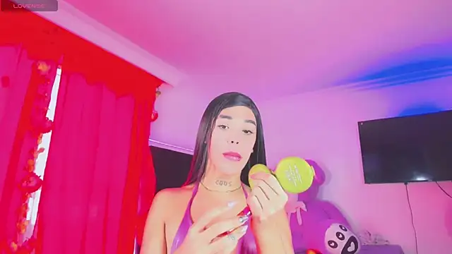 Snapshot of kylesofia chatting on January 26, 2025, 1:47 pm kylesofia online show from January 26, 2025, 1:47 pm