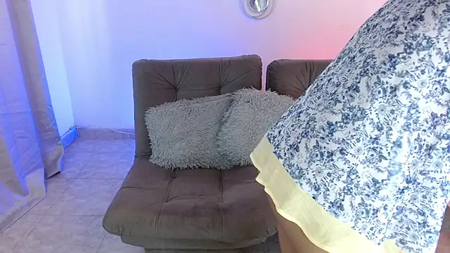 lucie petite online show from January 24, 2025, 6:46 pm