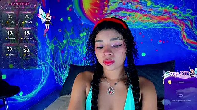Snapshot of lucie_petite chatting on April 23, 2026, 6:32 pm lucie petite online show from April 23, 2026, 6:32 pm