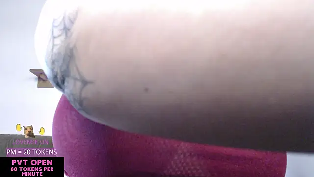 Snapshot of crystalll_room chatting on May 27, 2026, 1:57 am crystalll room online show from May 27, 2026, 1:57 am