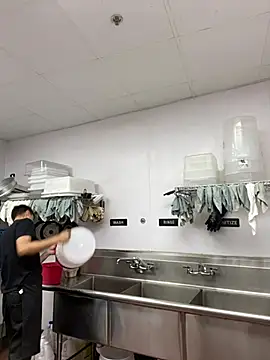 Snapshot of PerroDemonioHot chatting on March 3, 2025, 8:11 pm PerroDemonioHot online show from March 3, 2025, 8:11 pm