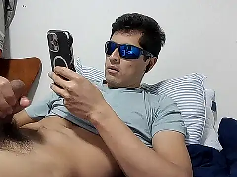 Snapshot of PerroDemonioHot chatting on November 9, 2025, 3:38 am PerroDemonioHot online show from November 9, 2025, 3:38 am